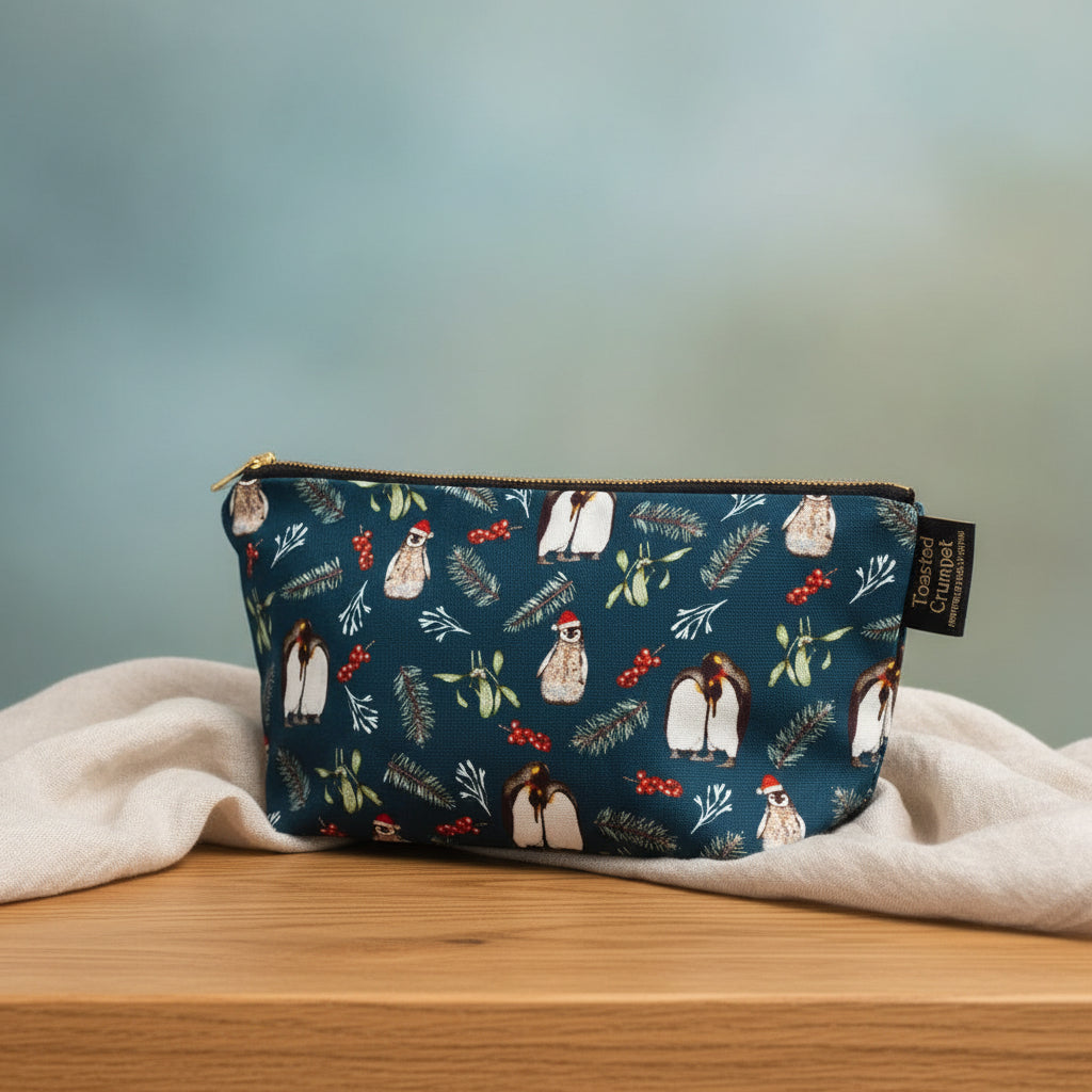 Christmas Penguins (Noir) Washbag